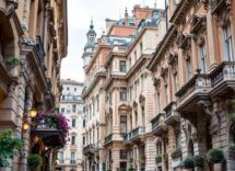 Vista panoramica di Roma con elementi di lusso e turismo esclusivo
